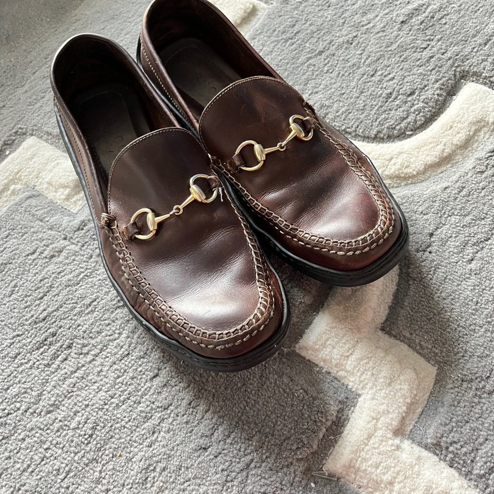 Woman Gucci driving shoe - size 9